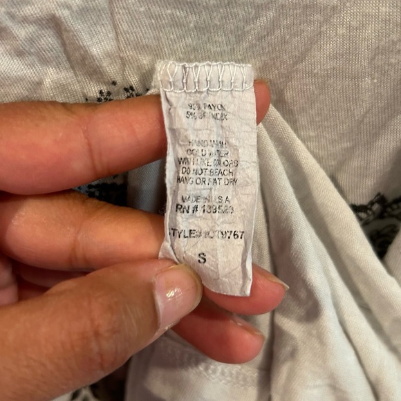 Cute open back elephant top size small made in the USA 🇺🇸 - Picture 3 of 3